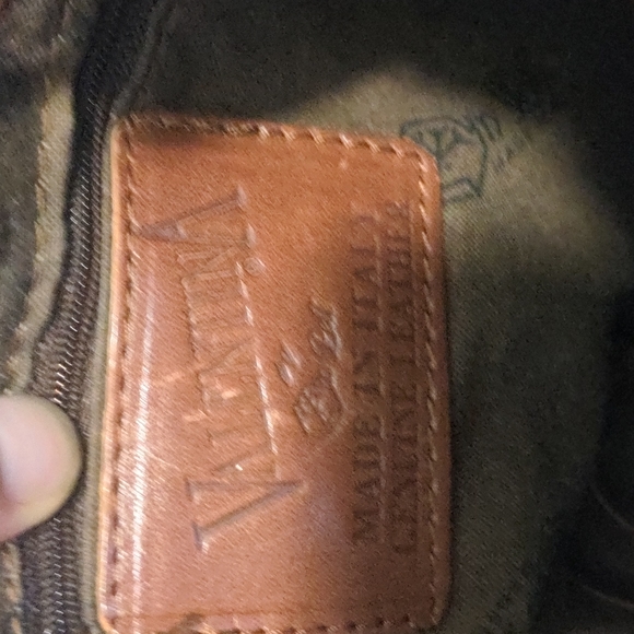 Leather bucket bag - Picture 4 of 6